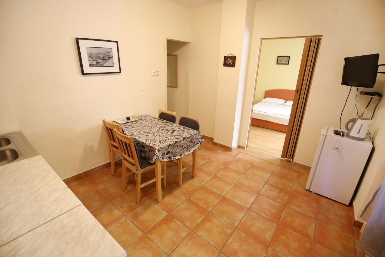 Apartmani Buca Biograd Na Moru Buitenkant foto
