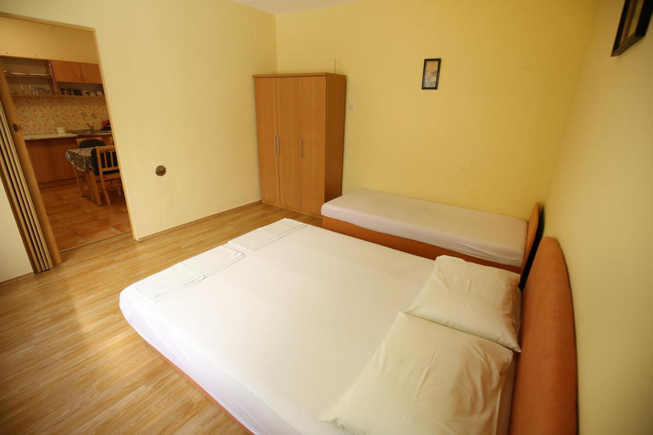Apartmani Buca Biograd Na Moru Buitenkant foto