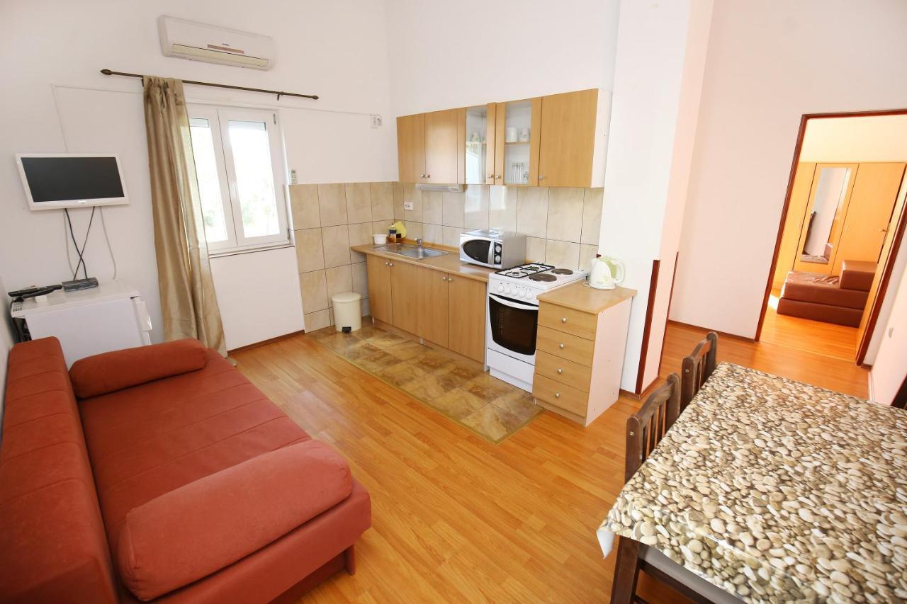 Apartmani Buca Biograd Na Moru Buitenkant foto